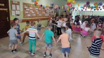 dzieci_z_filii_świętują_dzień_dziecka_dyskoteka[1].jpg